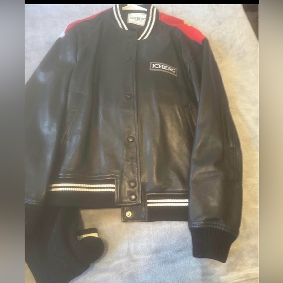 Iceberg - Picture 1 of 2